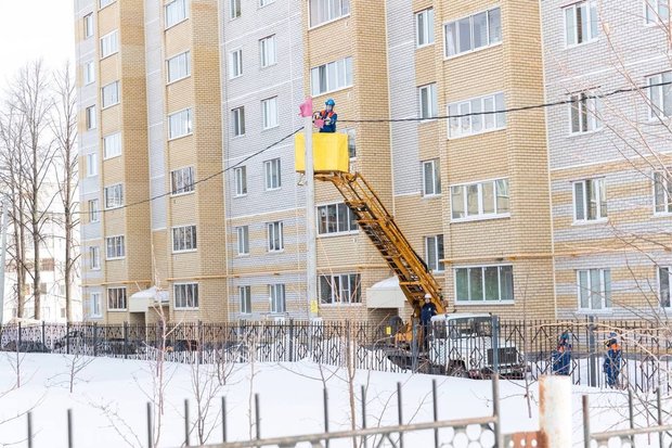 В жилые дома поступает электричество напряжением до