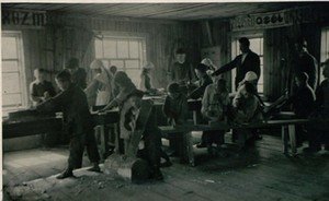 Фотомарафон «100-летие ТАССР»: урок труда в сельской школе Дрожжановского района ТАССР, 1933 год