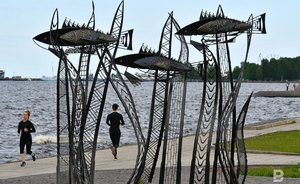 Съедобные калитки, блуждающие памятники и розовые ночи