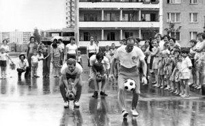 Фотомарафон «100-летие ТАССР»: семейный спортивный праздник в Набережных Челнах, 1980-е годы