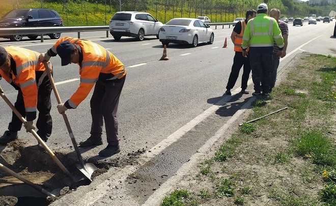 Зачем на казанском проспекте Универсиады закатали в асфальт ливневку