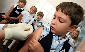 «Мода на отказ от вакцинации»: Татарстан захлестнул коклюш и лишай