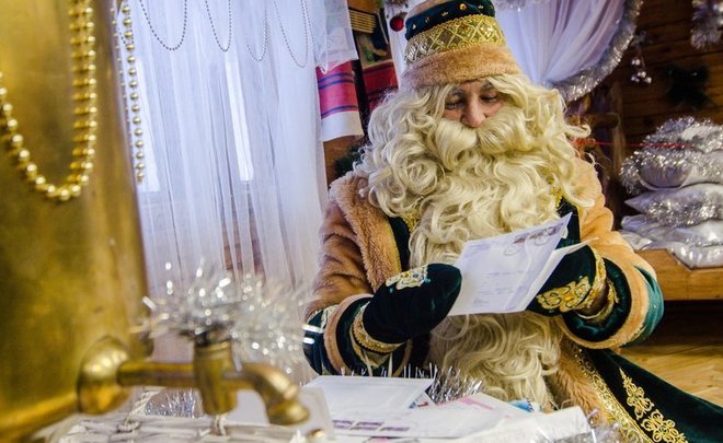 Видеоопрос: «А вы будете приглашать на Новый год Деда Мороза?»