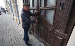 Как владельца Чернояровского пассажа принуждают к исторической памяти