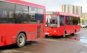Сбой в «краснобусах» и троллейбусах: казанцам пришлось отдать за проезд 279 рублей безналом