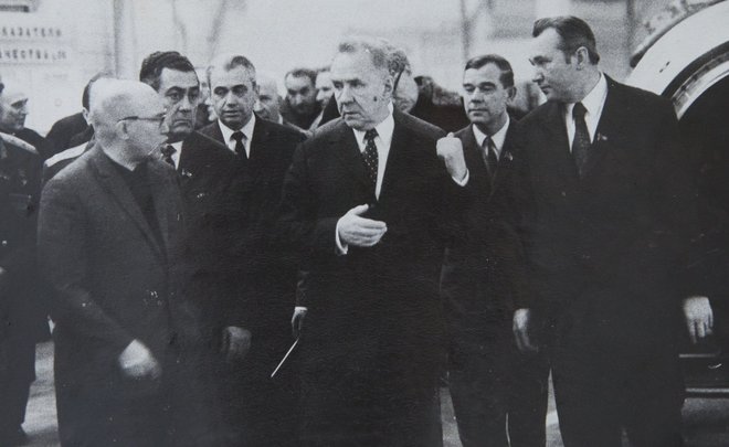 Фотомарафон «100-летие ТАССР»: визит Алексея Косыгина на моторостроительный завод, 1971 год