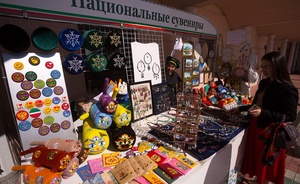 С сувенирами на выход: в Казанском кремле убирают лавки с изделиями татарстанских ремесленников