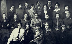 Фотомарафон «100-летие ТАССР»: группа сотрудниц ТатЦИКа и СНК АТССР 8 марта 1929 года