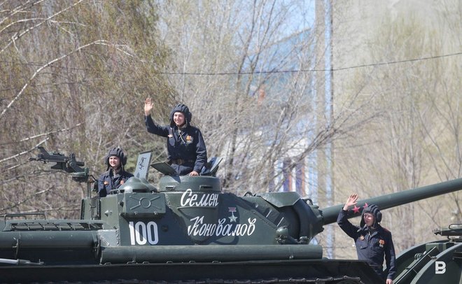 «Парад у дома ветерана»: как в Казани поздравляют фронтовиков