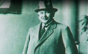 Гаяз Исхаки ест кнедлики и изучает Сингапур