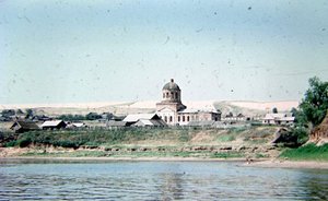 Фотомарафон «100-летие ТАССР»: Никольская церковь в селе Бережные Челны, вид с Камы. 1950-е годы