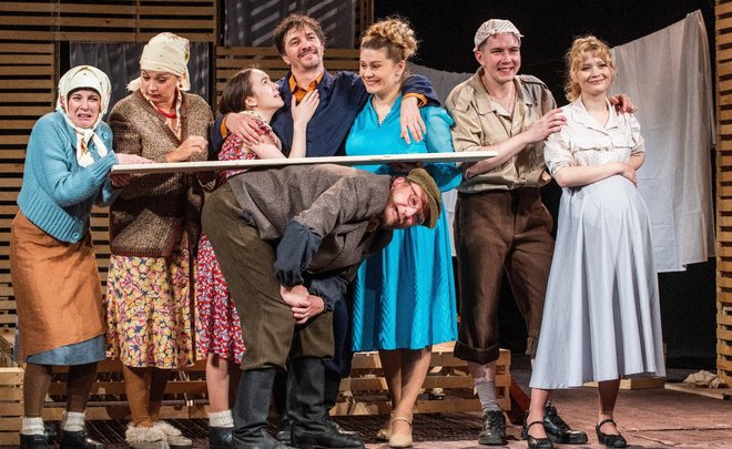 Смычка города и деревни прошла драматично