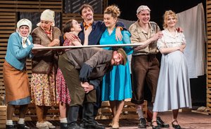 Смычка города и деревни прошла драматично