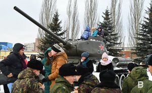 Видеоопрос: «Считаете ли вы, что 23 февраля — это мужской праздник?»