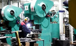 Видеоопрос: «Как вы считаете, сколько должен составлять МРОТ в России?»