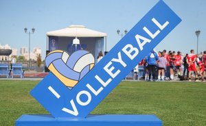 Ровно год до ЧМ по волейболу — 2022: в Казани открыли стелу отсчета времени до мирового первенства (видео)