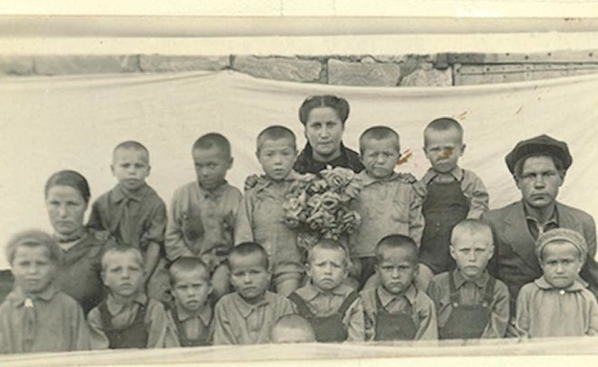 Фотомарафон «100-летие ТАССР»: первые сироты, принятые в детдом села Сарабиккулово, 1945 год