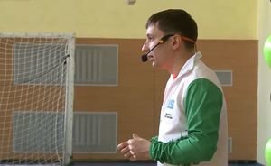 Зарядка с VIP-тренером: Вадим Янгиров провел тренировку для учащихся лицея №177