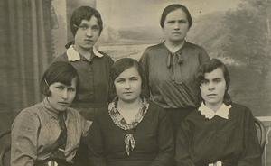 Фотомарафон «100-летие ТАССР»: работницы аптеки, 1934 год