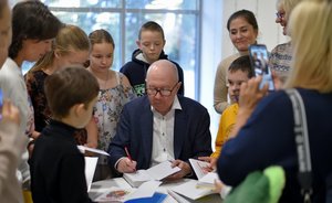 Денис Драгунский: «Многие думают, что наши дети сейчас не читают. Это не так»