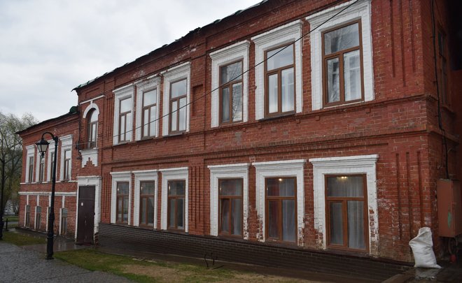 «Если сейчас не приведем крышу медресе в порядок, то ущерб всему зданию может быть нанесен довольно большой»