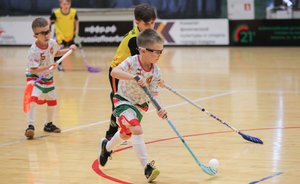 Борьба за «Золотую клюшку»: в Казани стартовал турнир по флорболу