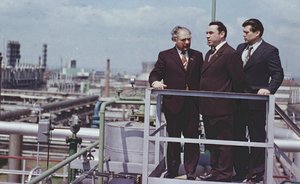 Фотомарафон «100-летие ТАССР»: Н.В. Лемаев с секретарем ЦК КПСС Я.П. Рябовым, 1977 год