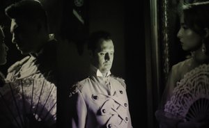 На четыре дня спектакль «Анна Каренина» обзавелся в Казани собственной выставкой