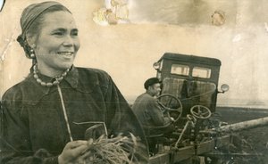 Фотомарафон «100-летие ТАССР»: Мугалинур Гараева, трактористка колхоза «Гигант», 1950-е