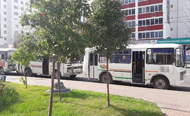 «Скот лучше возят». Жители Петрозаводска продолжают жаловаться на ужасные автобусы