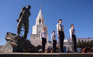 День в истории: памятник Мусе Джалилю, Лайка в космосе и здания ЮНЕСКО