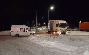 «Ждут несчастного случая?»: жители Камыша и Первого мая требуют разобраться с фурами у «Верного» на М-7