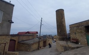 О Расуле Гамзатове, Александре Казем-беке, Сулеймане Керимове и стене