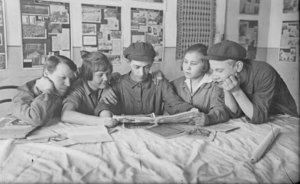 День в истории: в Ново-Татарской слободе появилась меховая фабрика, а на стадионе прозвучали молитвы