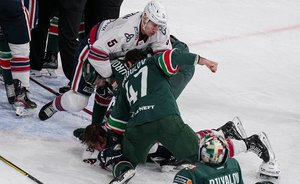 Градус в татарстанской серии плей-офф накаляется. «Ак Барс» и «Нефтехимик» выдают самую злую серию плей-офф