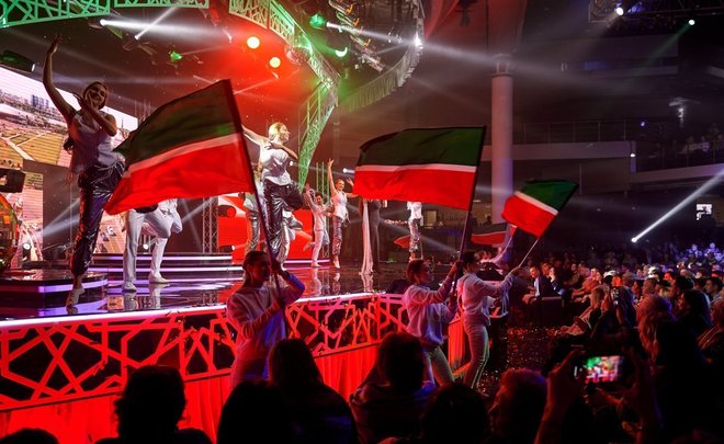 Народная любовь, золотые хиты и связь поколений: в Казани вручили X национальную премию «Болгар Радиосы»