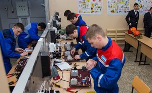 «Нижнекамскнефтехим» ломает стереотипы. Почему молодежь идет работать на завод?