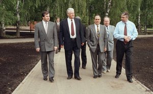 День в истории: памяти Лихачева, назначение Брежнева и мировой конгресс цыган