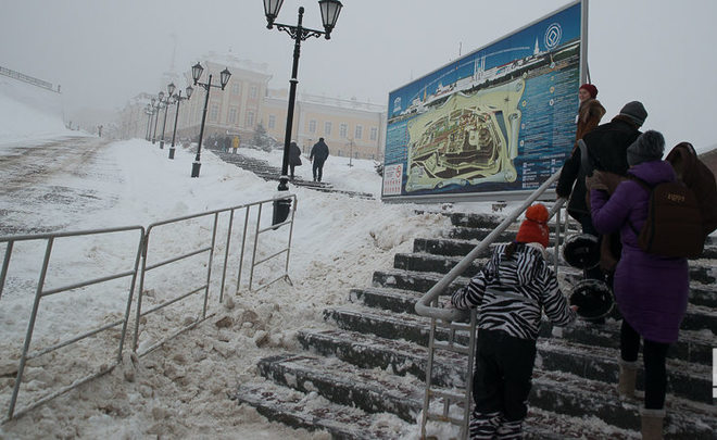 Неочищенные тротуары, нехватка национальных кафе и туалетов — что не нравится туристам в Татарстане