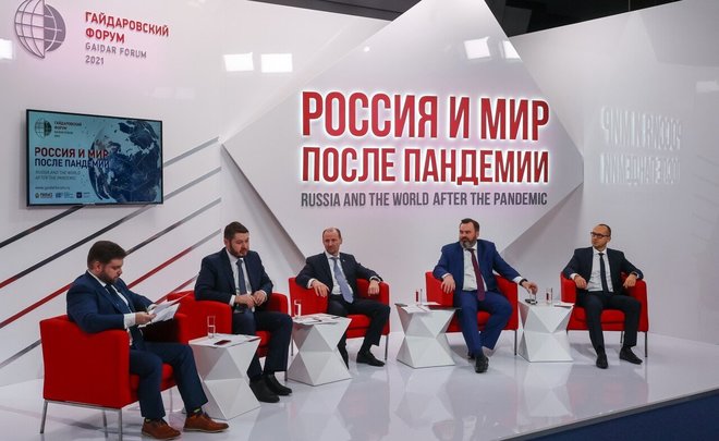 Эксперты Гайдаровского форума: «Москва из коронакризиса выкарабкается первой»