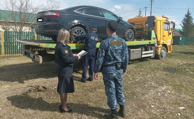 Внезапный долг: казанские приставы взыскивают давно уплаченное и годами не снимают арест