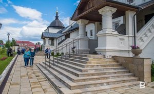 День в истории: Успенский собор в списке ЮНЕСКО, Екатерина II у власти и первая телефонная компания