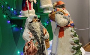 «Деды всех стран объединяют»: в Казани открылась новогодняя выставка памяти Александра Татарского