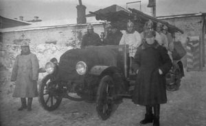 Фотомарафон «100-летие ТАССР»: пожарная команда с автомобилем, 1927 год