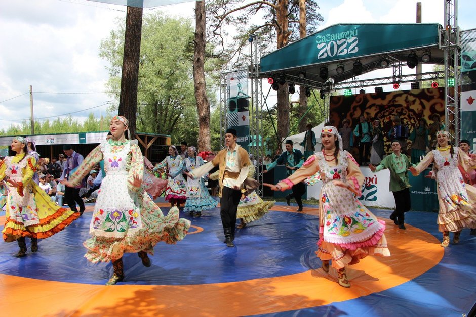 Народные танцы на Сабантуе