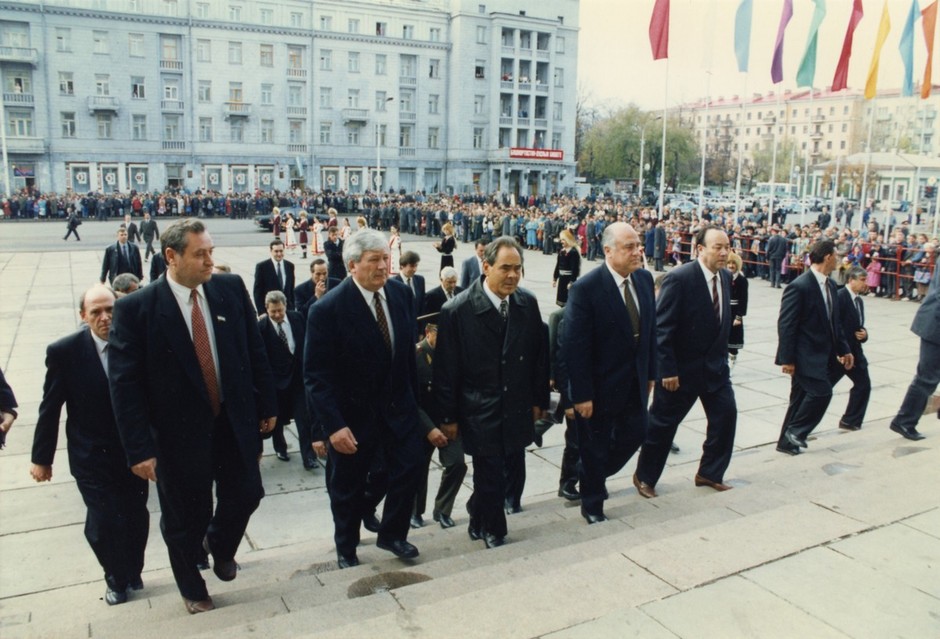 Минтимер Шаймиев, Виктор Черномырдин и Муртаза Рахимов_в Уфе. 1990-е годы