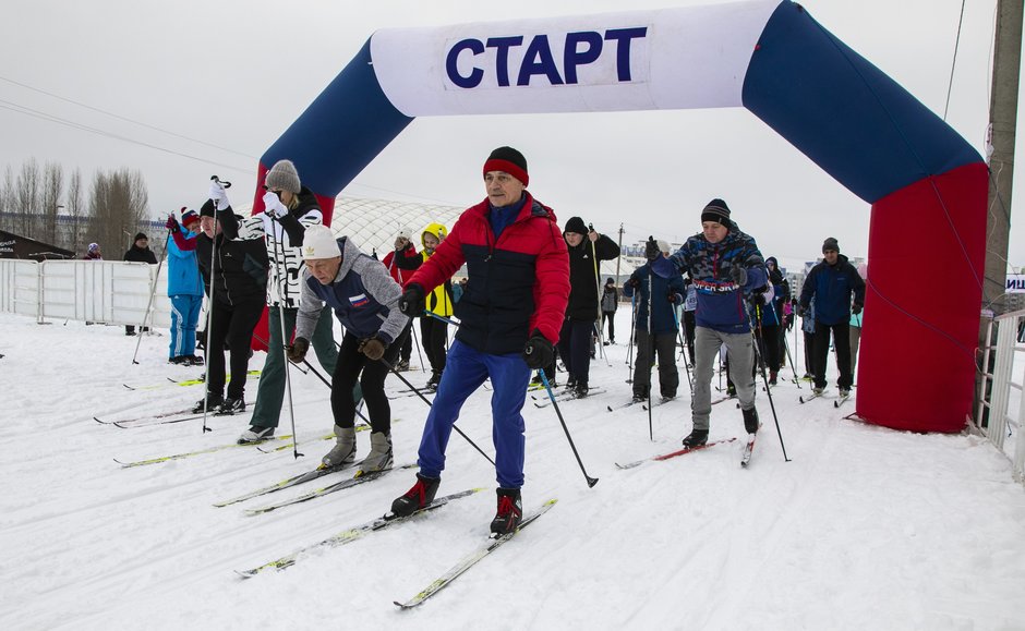 Участники 40 открытой массовой гонки «Лыжня России»