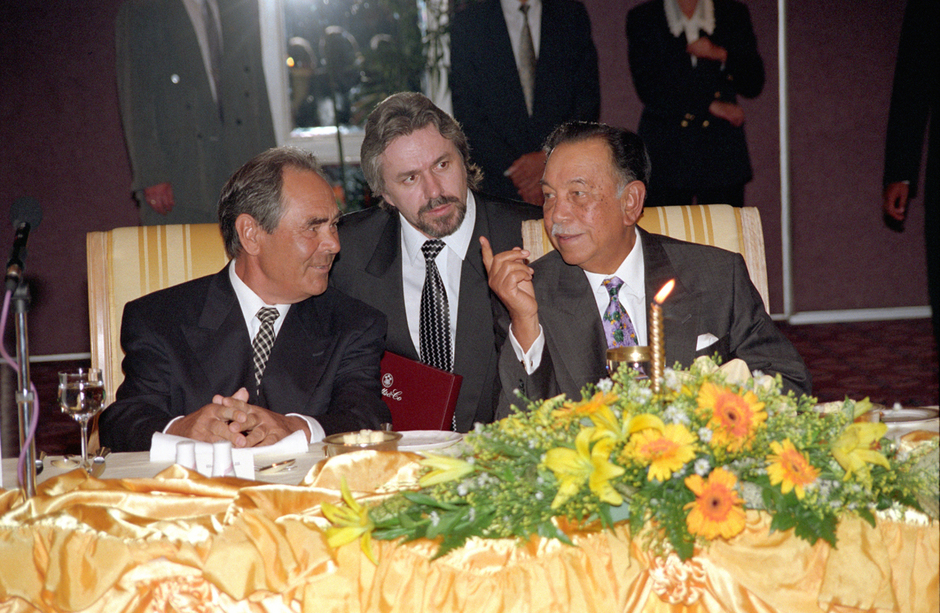 С Королем Малайзии г-ном Янгом ди Пертуаном Агонгом, 1997 год