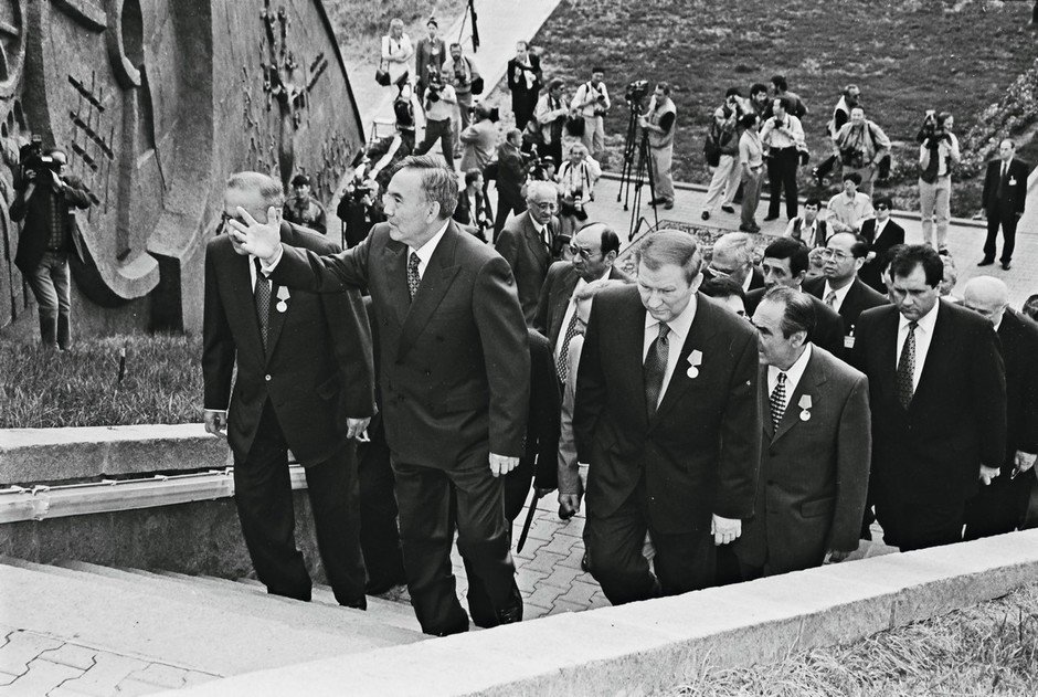 1 июня 1998. Назарбаев 1998 год. Шаймиев 1998 год. Инаугурация Назарбаева 1991. Презентация Астаны 1998.