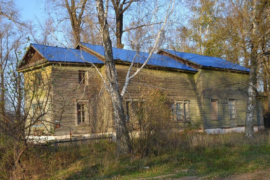 Старая Чекалда. Здание бывшей церкви
